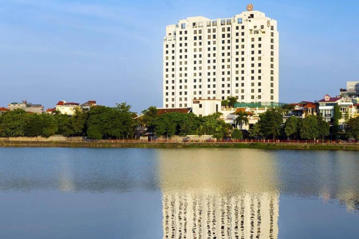 Khách sạn Eden Westlake - The Art 3*